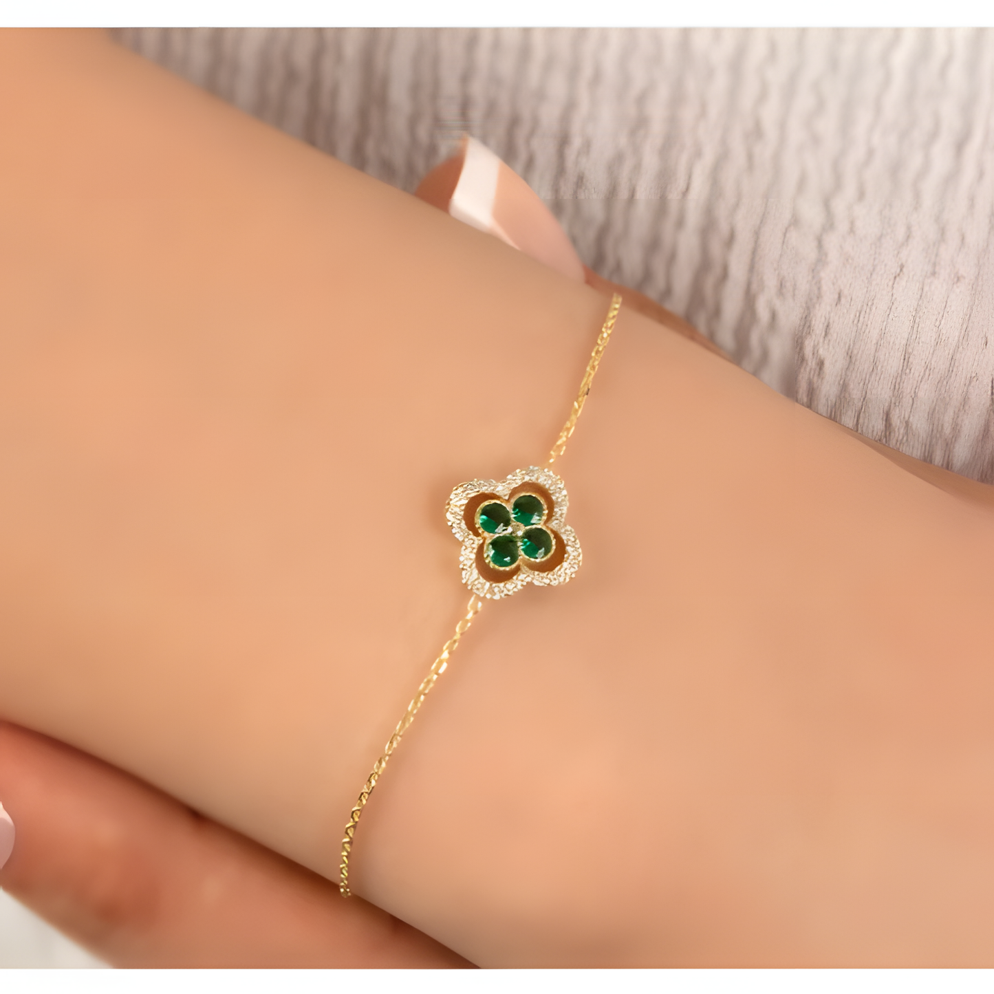 Fortune Emerald Clover Bracelet