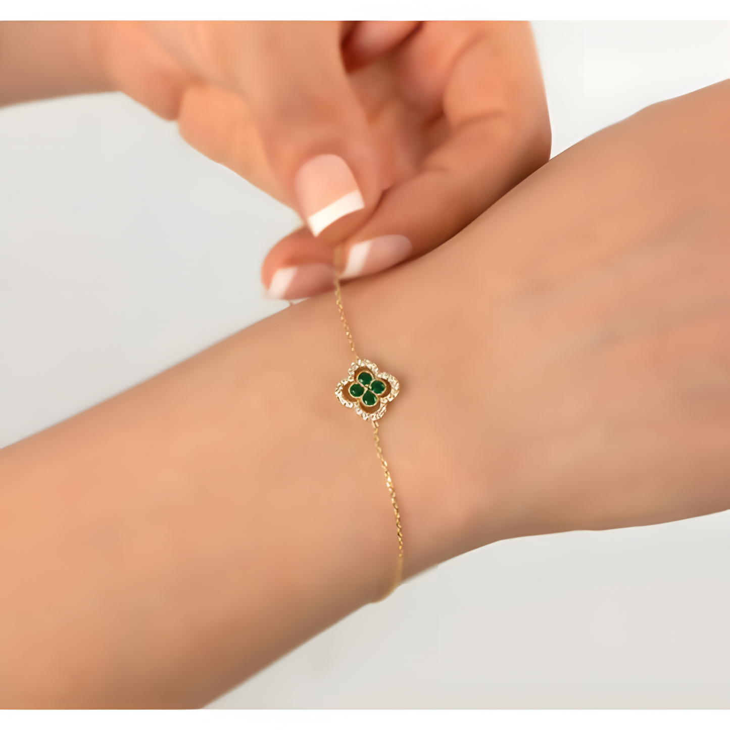 Fortune Emerald Clover Bracelet