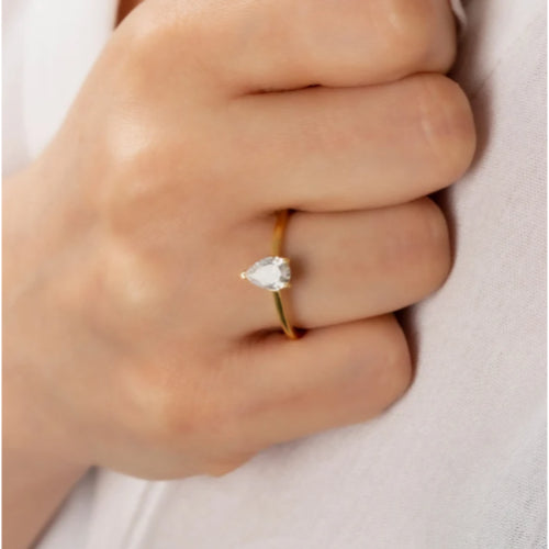 Pear Dainty Golden ring