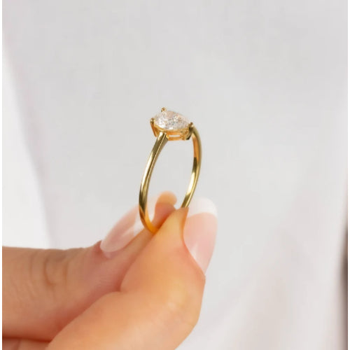 Pear Dainty Golden ring