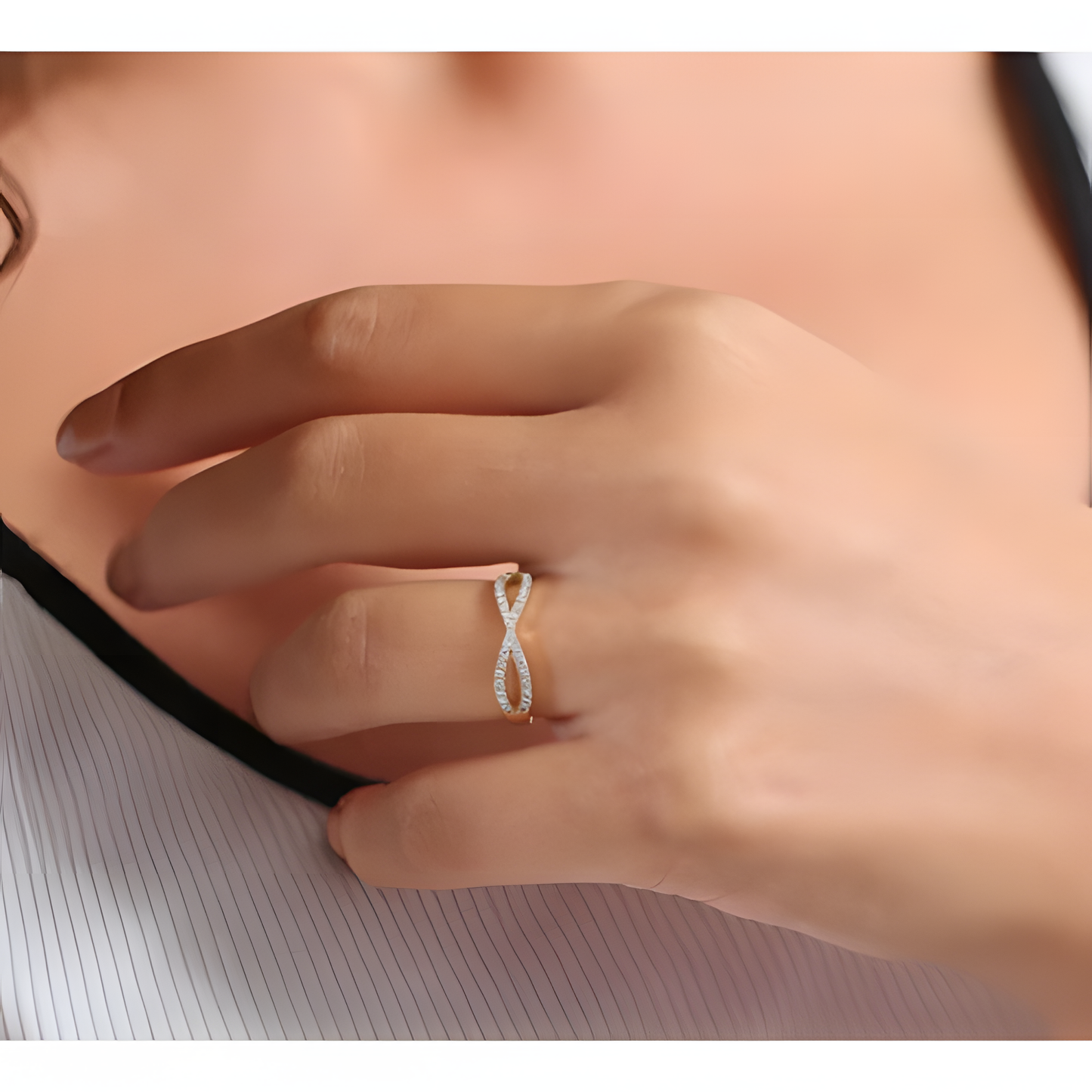 Criss-Cross Golden Band Ring