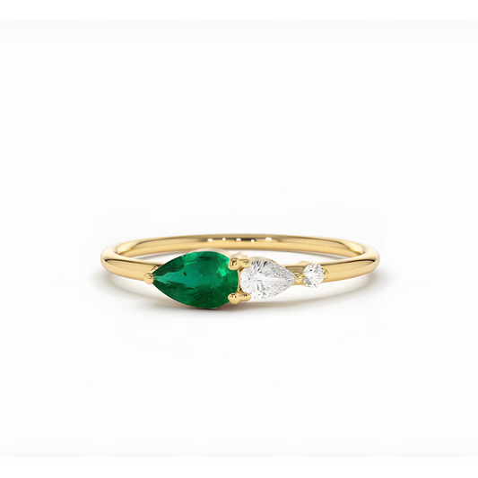Emerald Teardrop Bejeweled Golden RIng