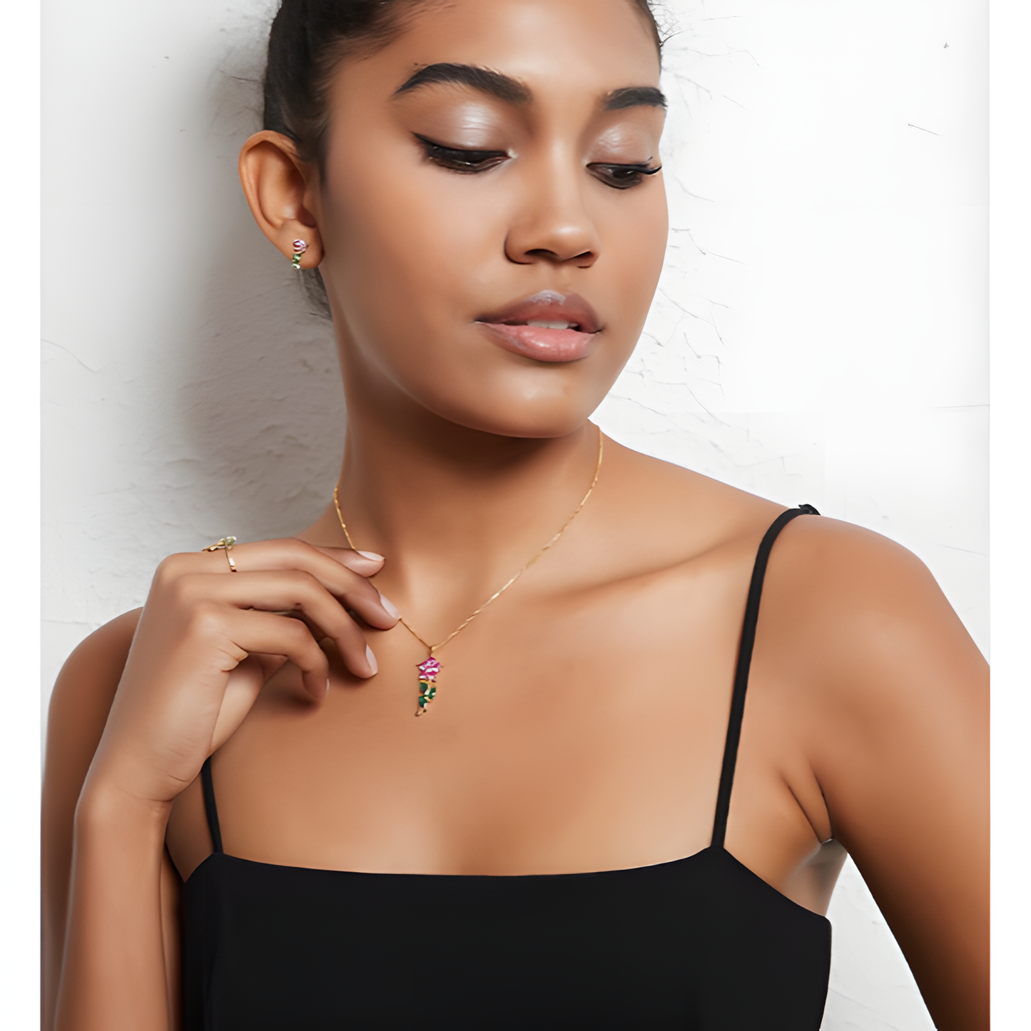 Floret Embrace Golden Necklace