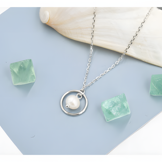 Pearl Way To Heart Necklace