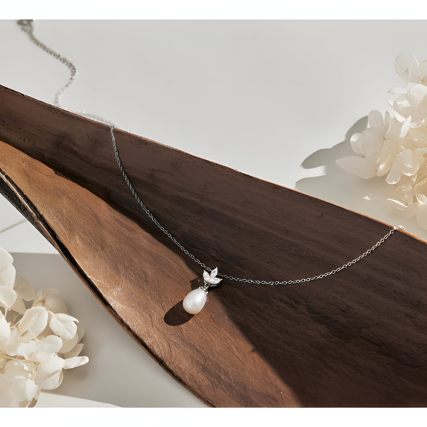 Marquise Pearl Elegance Necklace