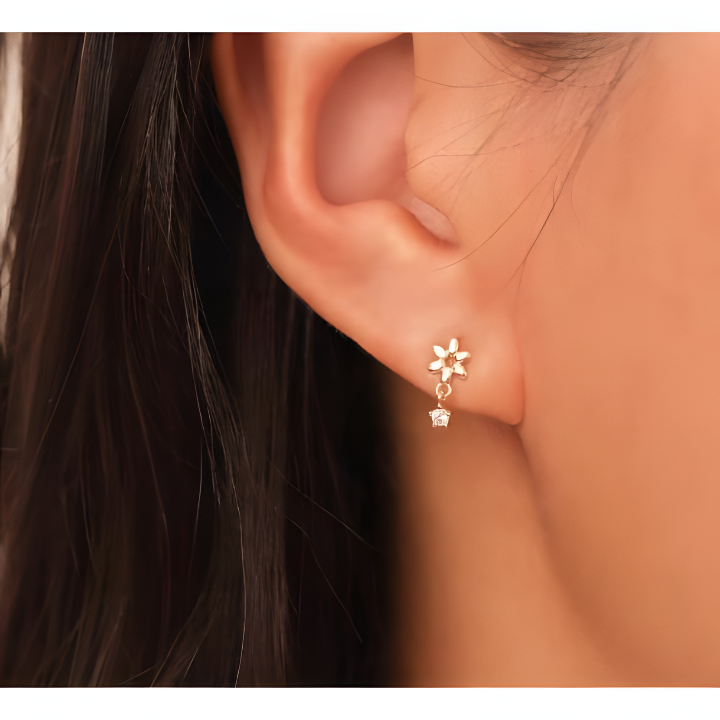 Daisy Delight Zircon Earrings