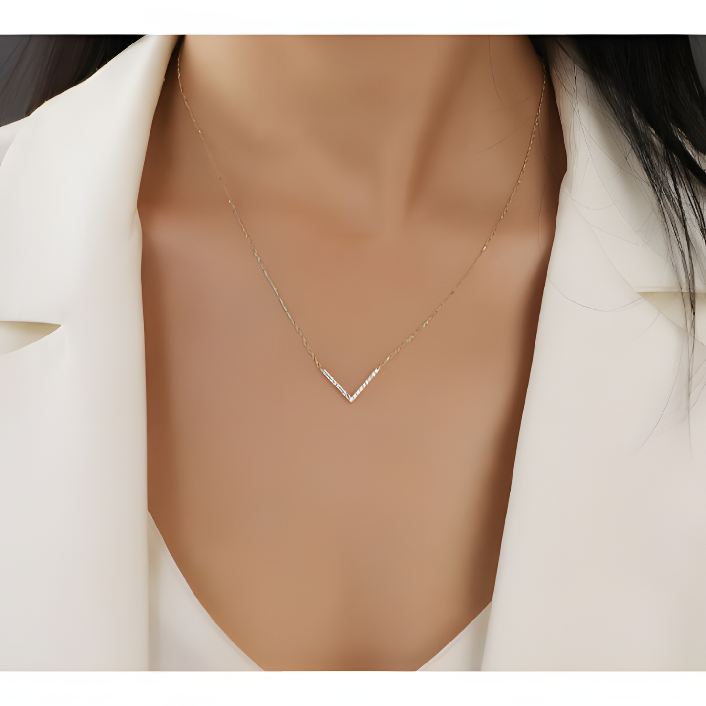 Essential V Exquisite Necklace