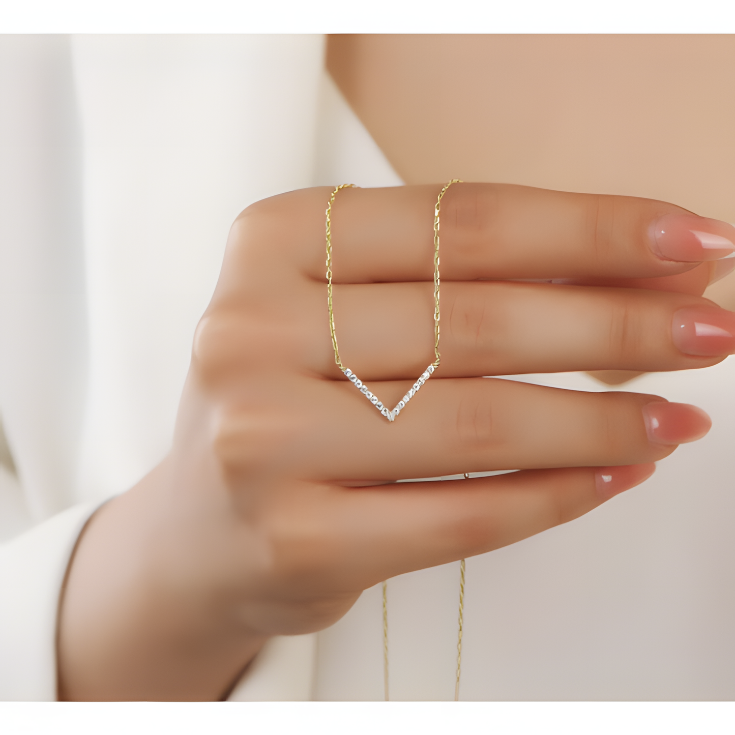 Essential V Exquisite Necklace