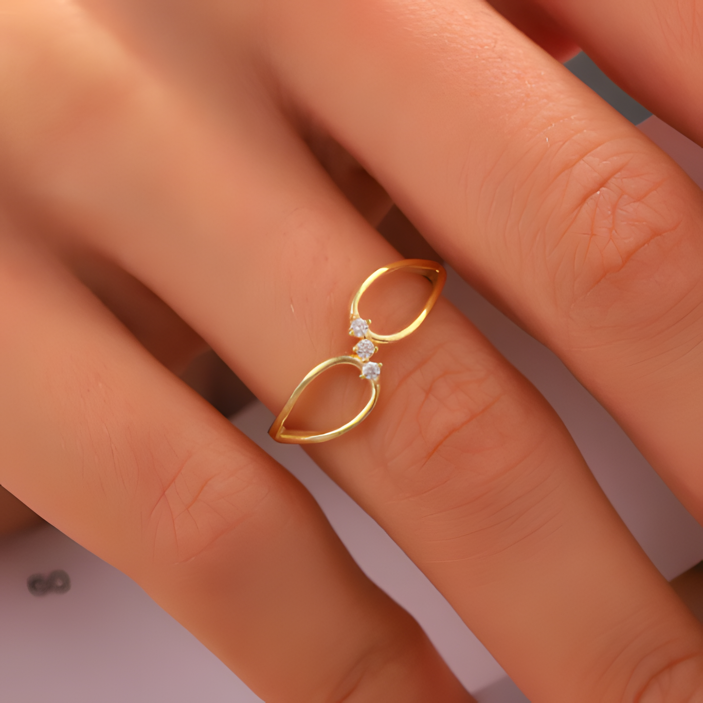 Zircon Holding Love Golden Ring