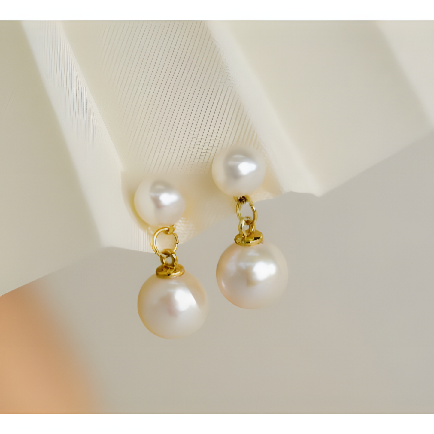 Mesmerizing Elegance Pearly Dangler Earrings